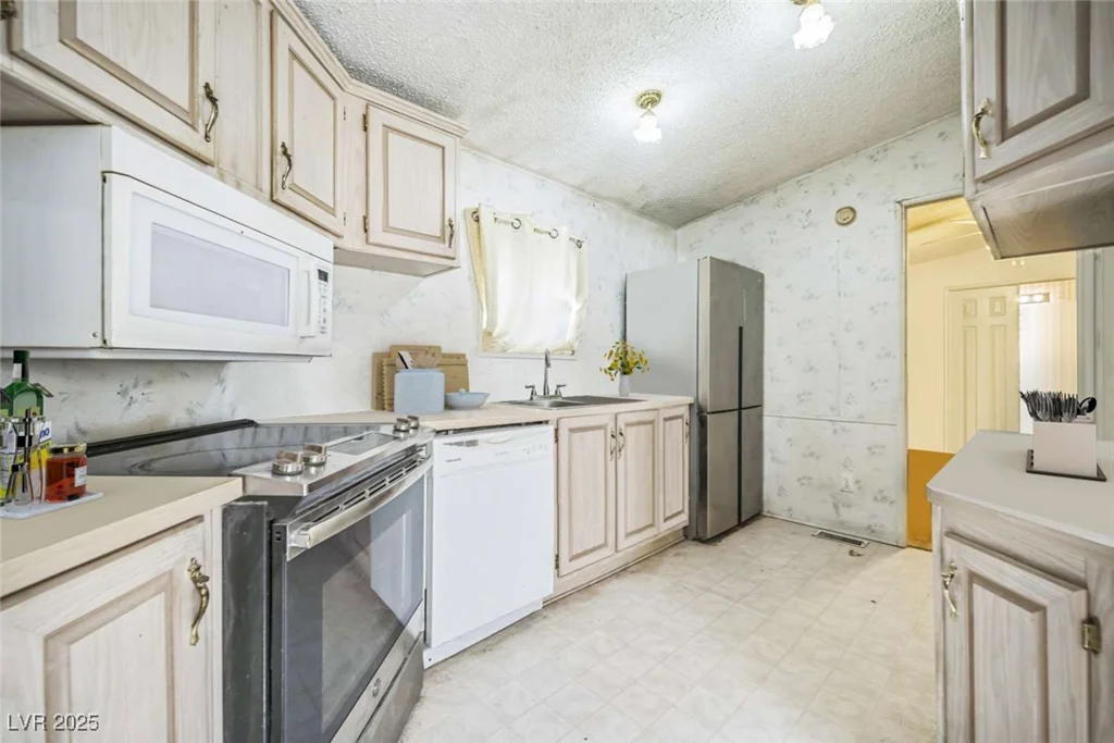 3390 Hardy, Pahrump, NV 89048