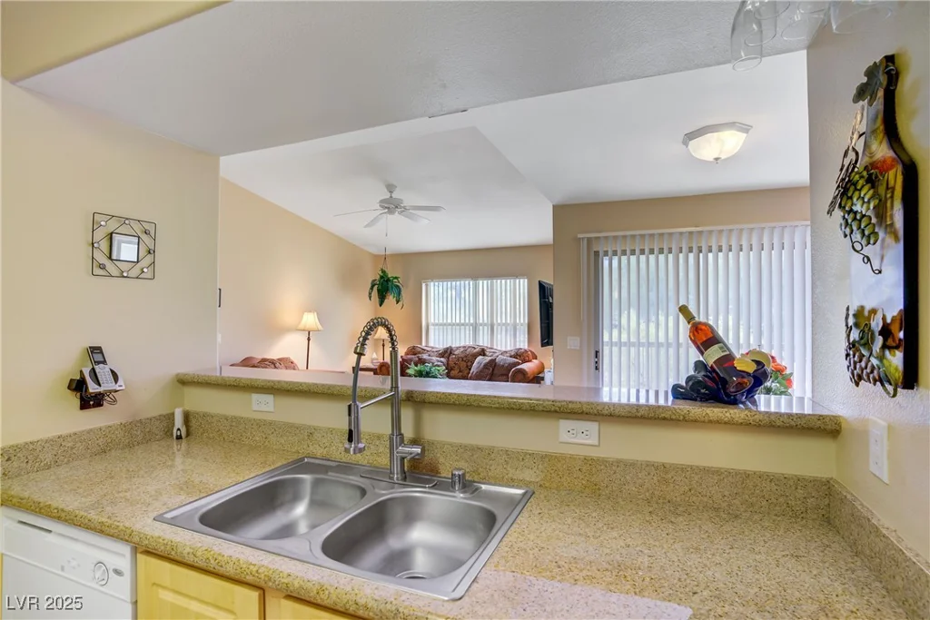 8000 Badura, Las Vegas, NV 89113