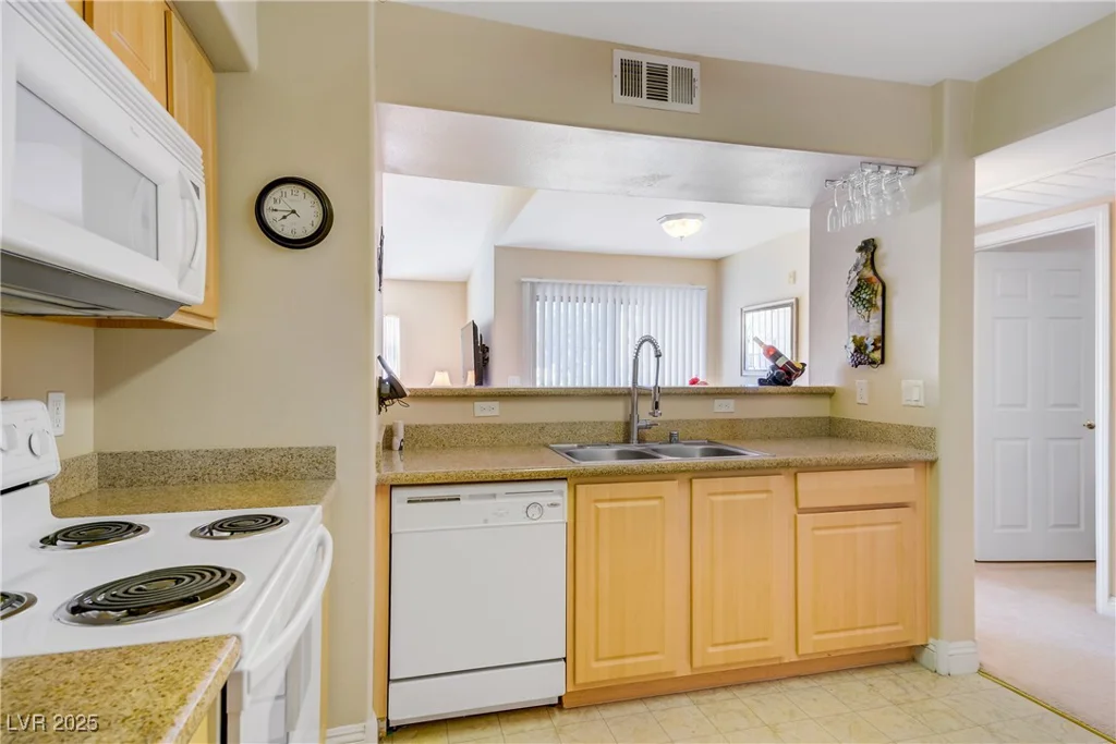 8000 Badura, Las Vegas, NV 89113