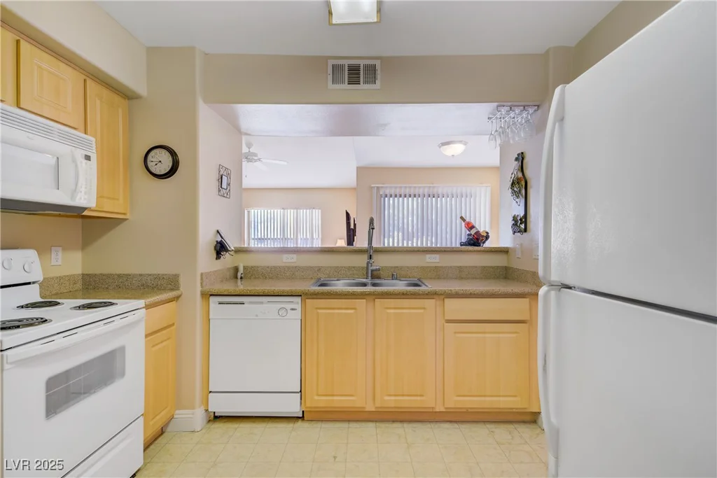 8000 Badura, Las Vegas, NV 89113
