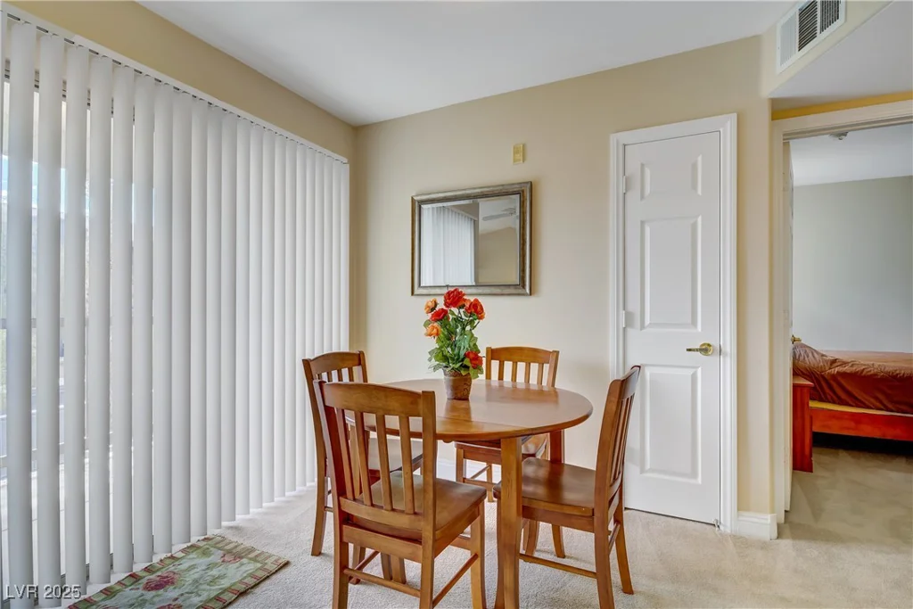8000 Badura, Las Vegas, NV 89113