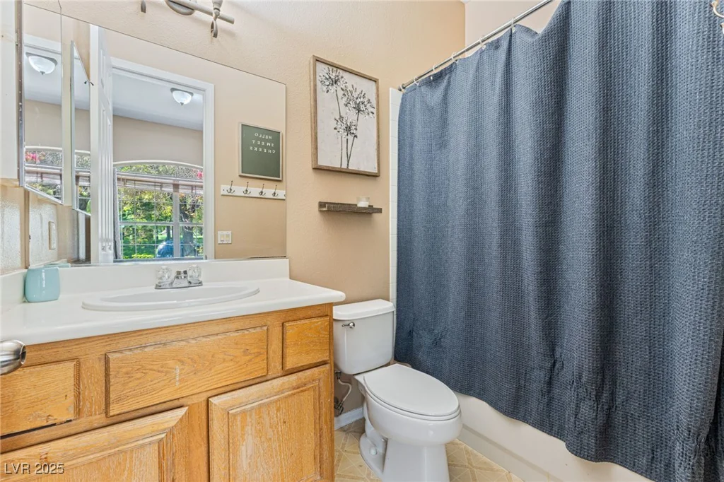 7537 Rainbow Spray, Las Vegas, NV 89131