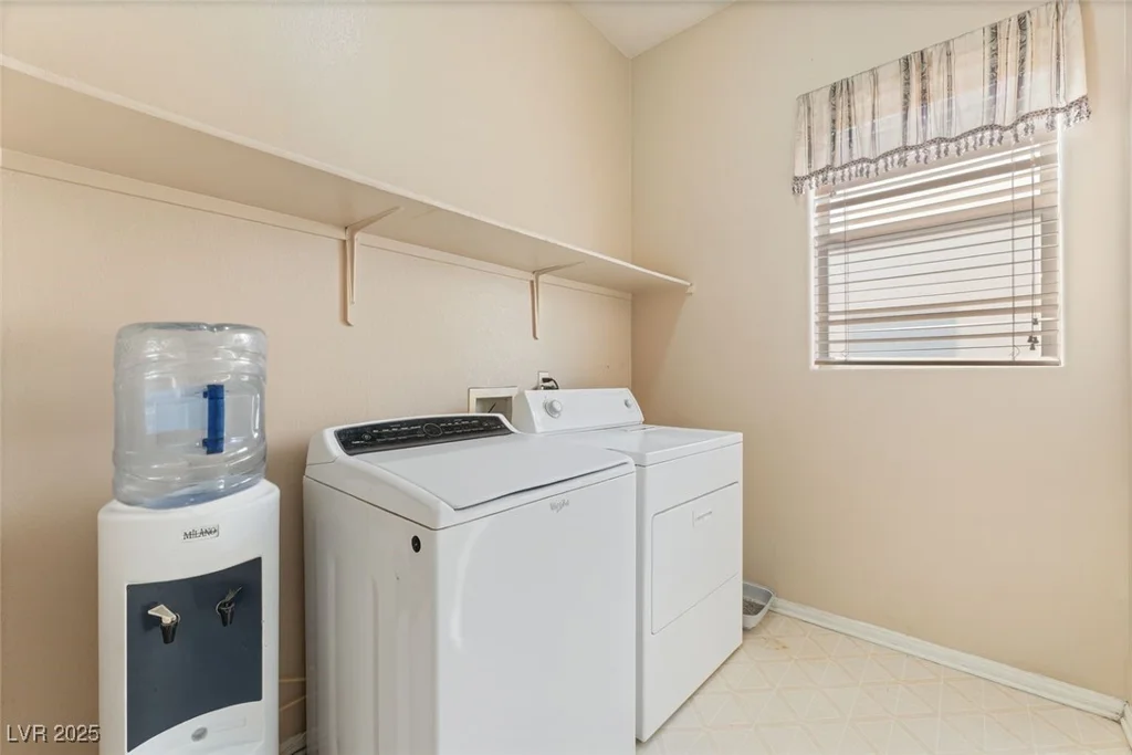 7537 Rainbow Spray, Las Vegas, NV 89131