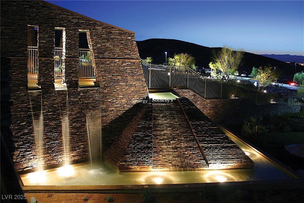 515 Rock Peak, Henderson, NV 89012
