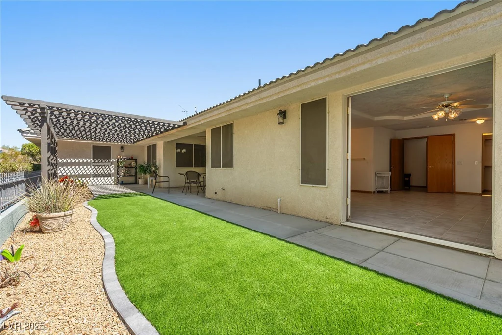 2040 Tucuman, Pahrump, NV 89048