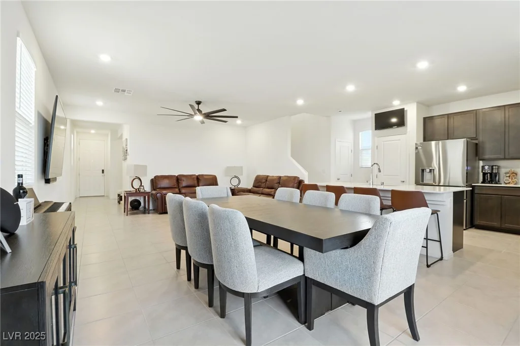 10106 Queens Pearl, Las Vegas, NV 89141