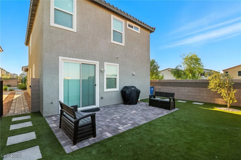 10106 Queens Pearl, Las Vegas, NV 89141