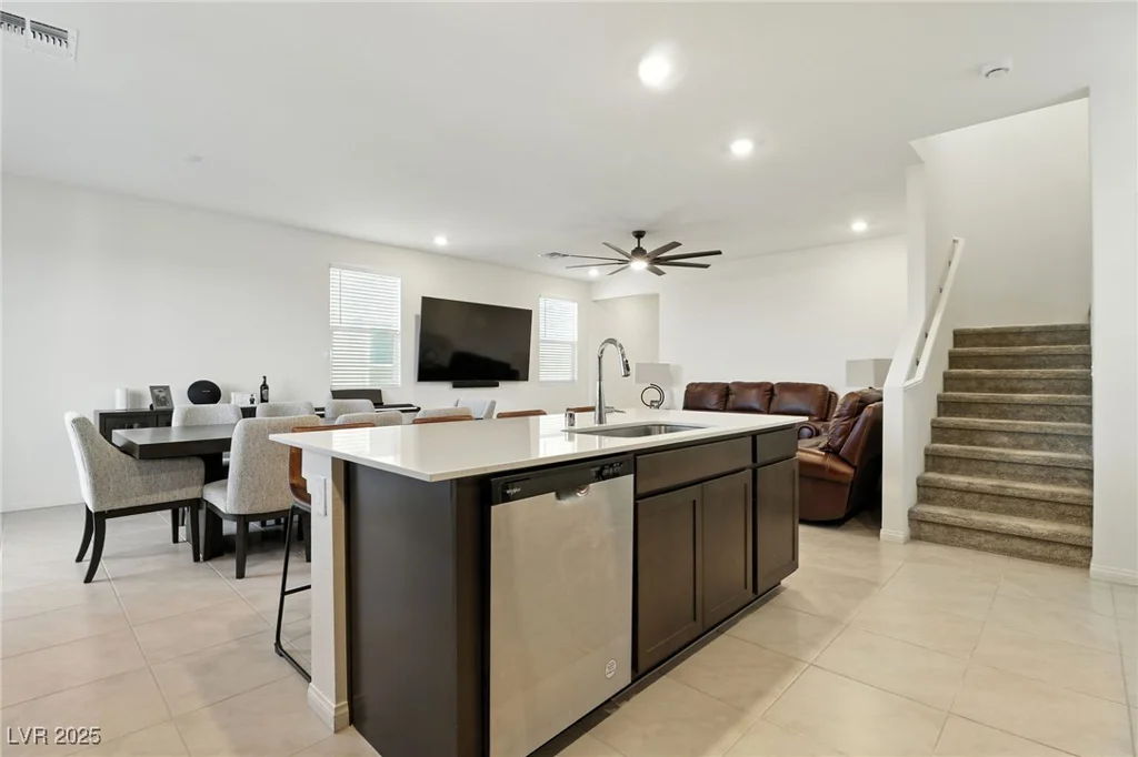 10106 Queens Pearl, Las Vegas, NV 89141