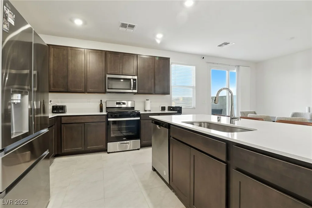 10106 Queens Pearl, Las Vegas, NV 89141