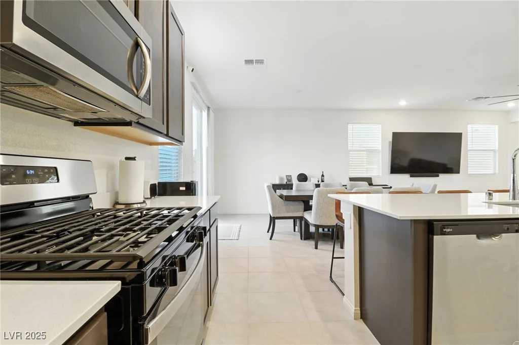 10106 Queens Pearl, Las Vegas, NV 89141
