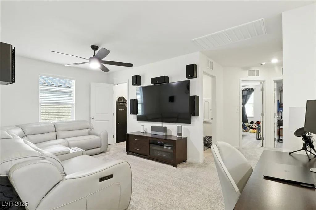 10106 Queens Pearl, Las Vegas, NV 89141