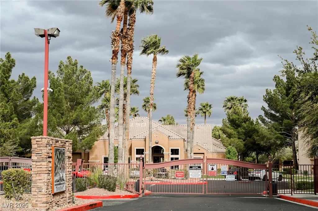 1150 Buffalo, Las Vegas, NV 89128