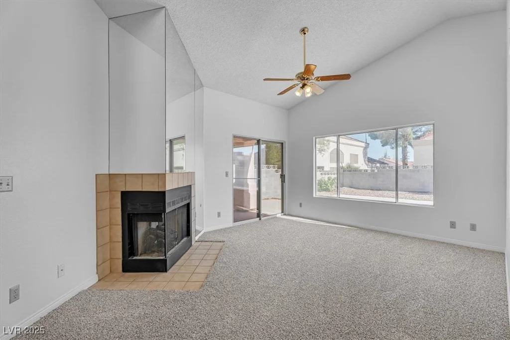 6537 Old Oxford, Las Vegas, NV 89108