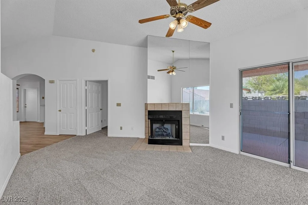 6537 Old Oxford, Las Vegas, NV 89108