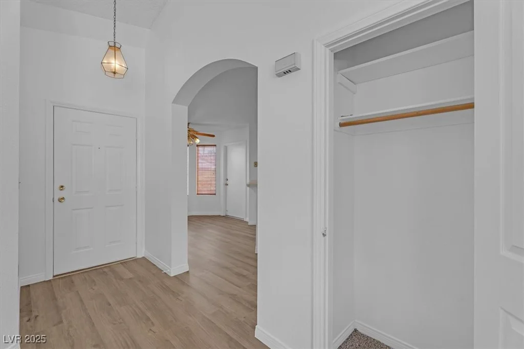 6537 Old Oxford, Las Vegas, NV 89108