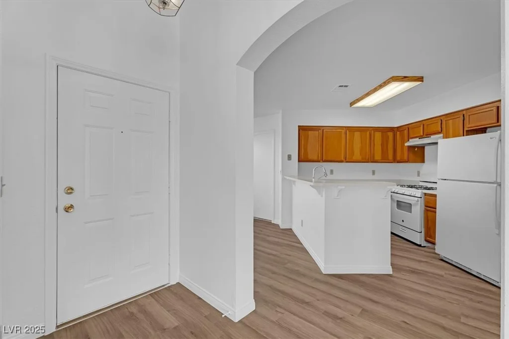 6537 Old Oxford, Las Vegas, NV 89108