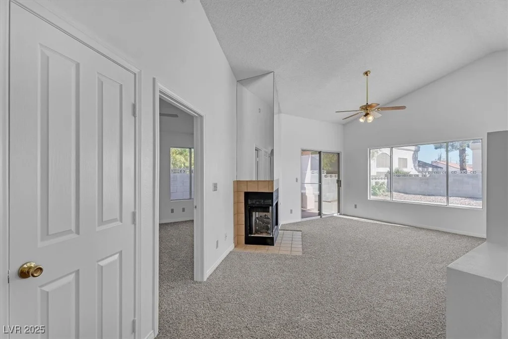 6537 Old Oxford, Las Vegas, NV 89108