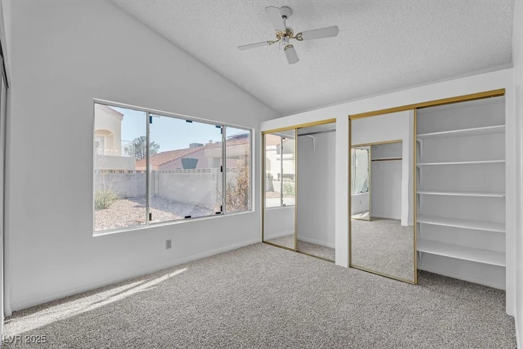 6537 Old Oxford, Las Vegas, NV 89108