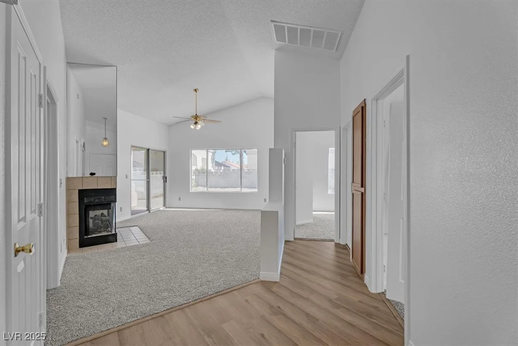 6537 Old Oxford, Las Vegas, NV 89108