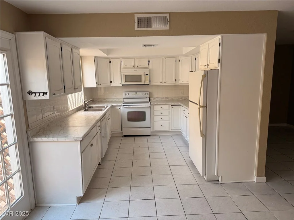3454 Monte Carlo, Las Vegas, NV 89121