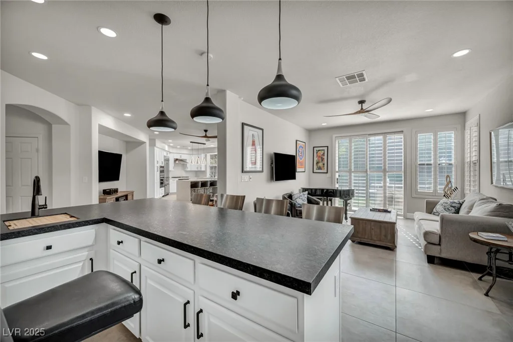 8624 Trianon, Las Vegas, NV 89145