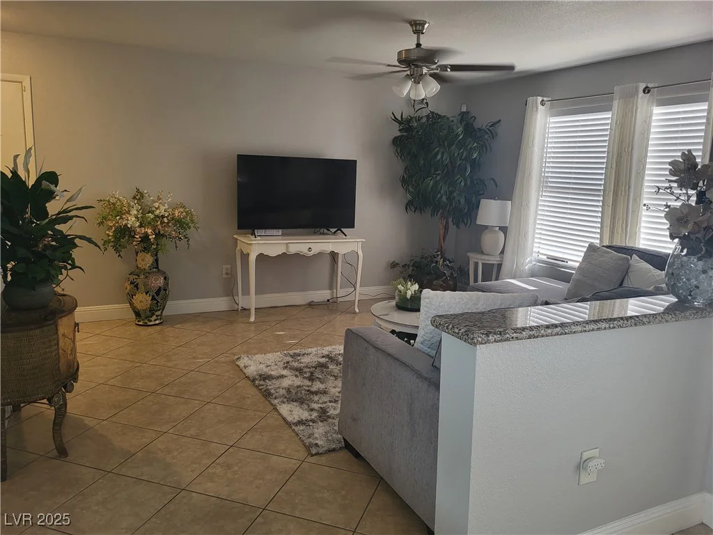 5055 Hacienda, Las Vegas, NV 89118