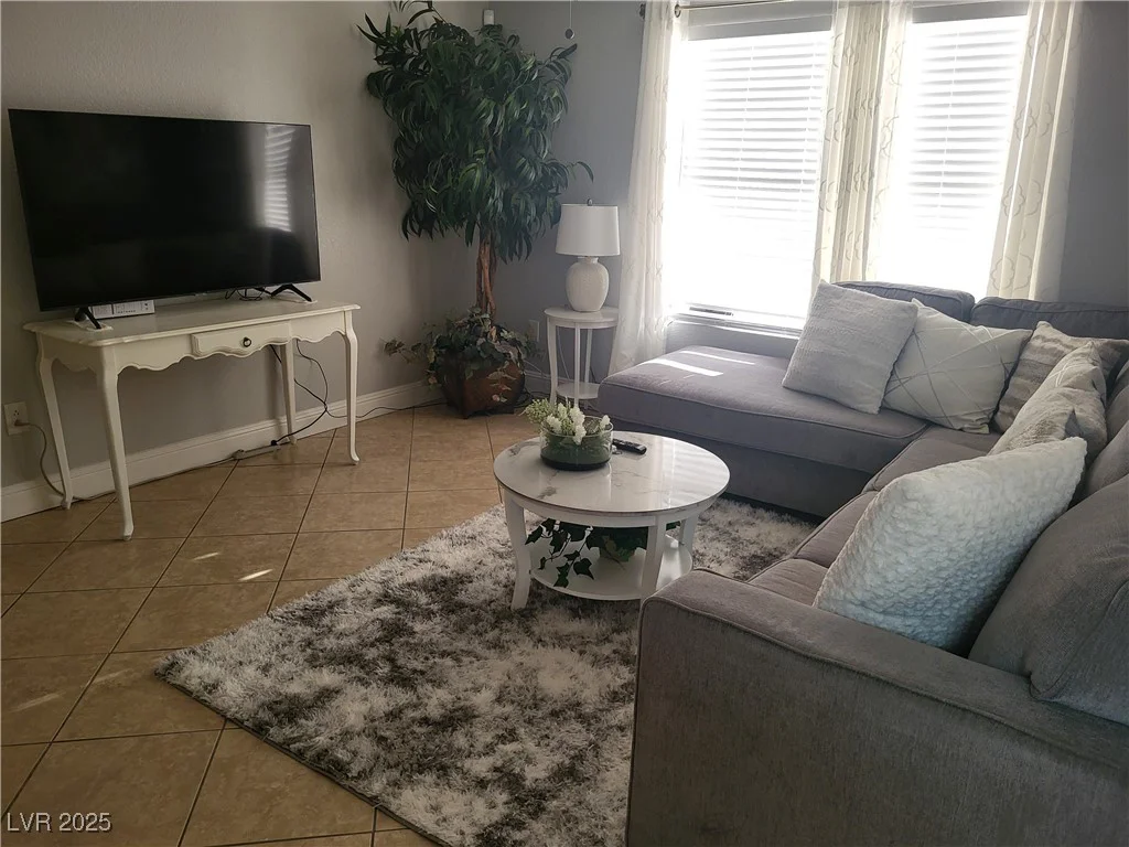5055 Hacienda, Las Vegas, NV 89118