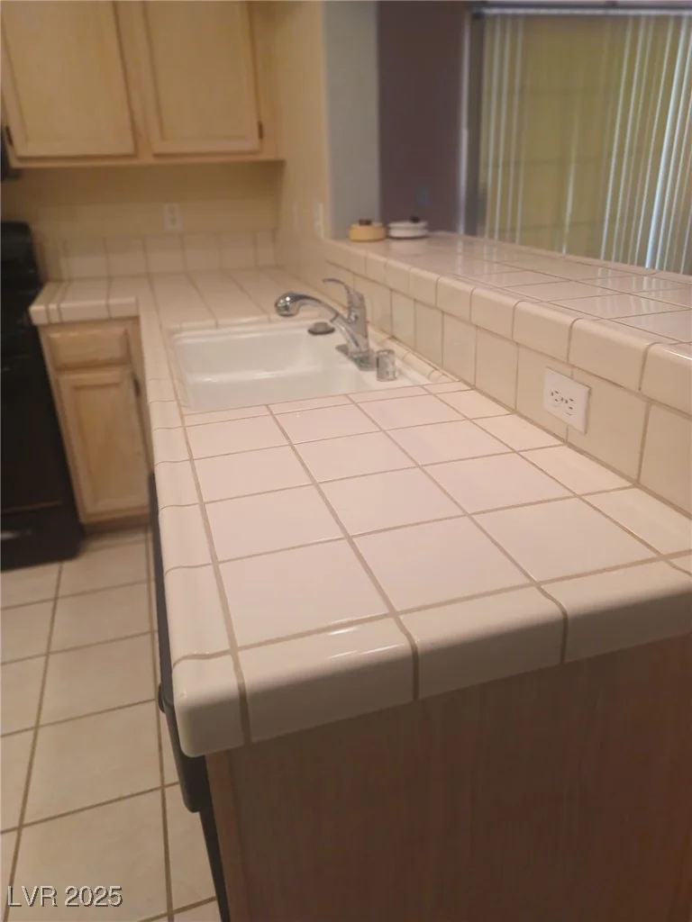 7950 FLAMINGO, Las Vegas, NV 89147