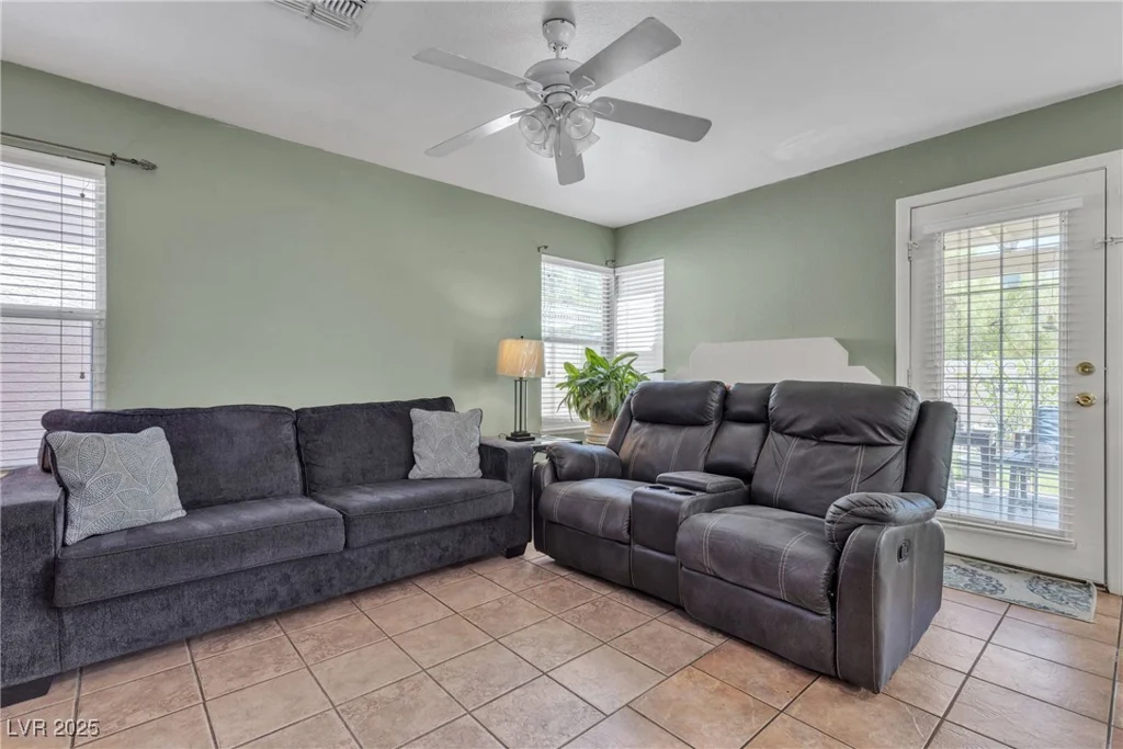 3016 Cloverbrook, Las Vegas, NV 89117