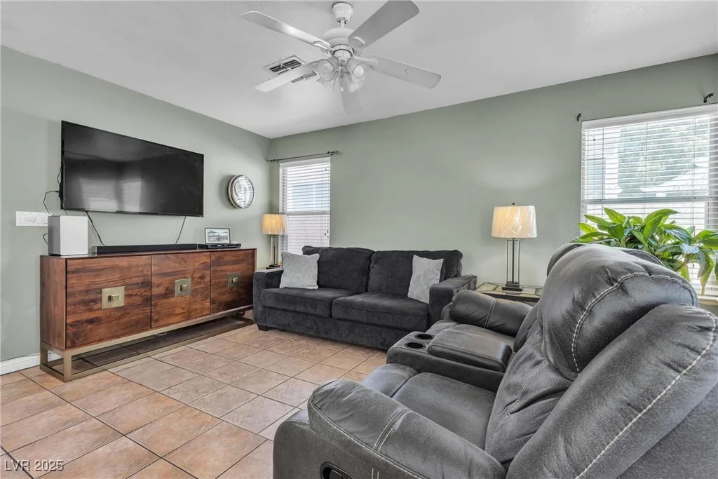 3016 Cloverbrook, Las Vegas, NV 89117