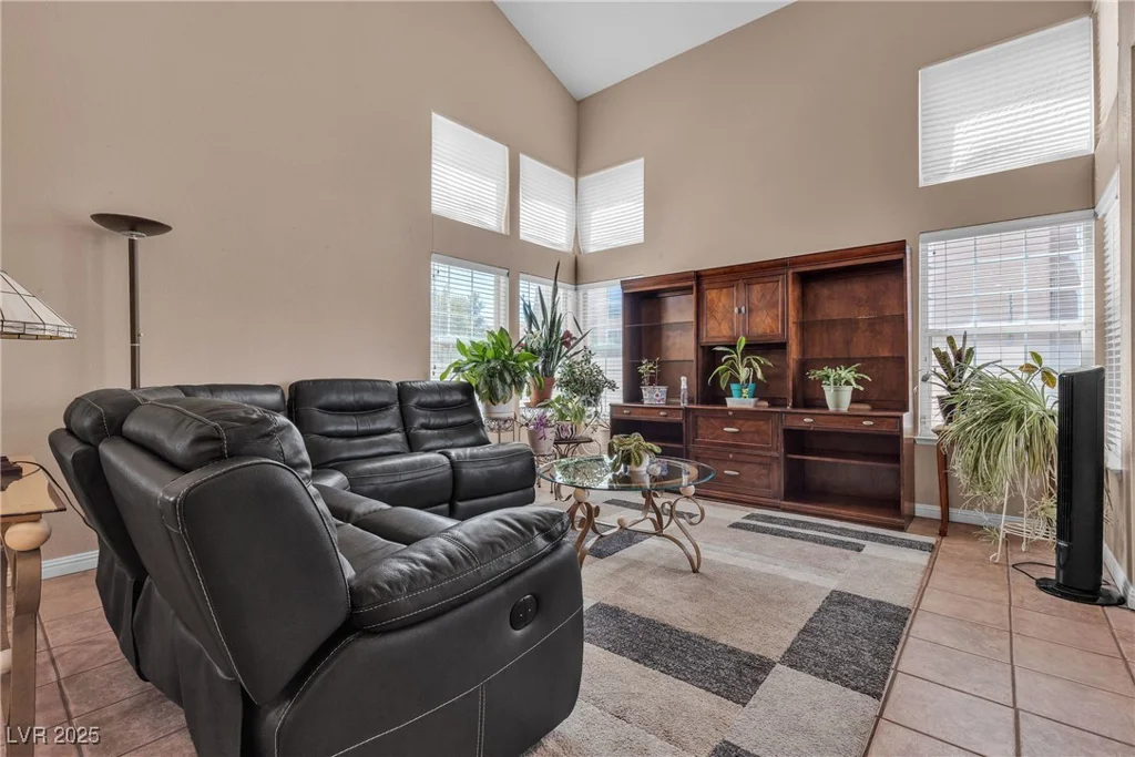 3016 Cloverbrook, Las Vegas, NV 89117