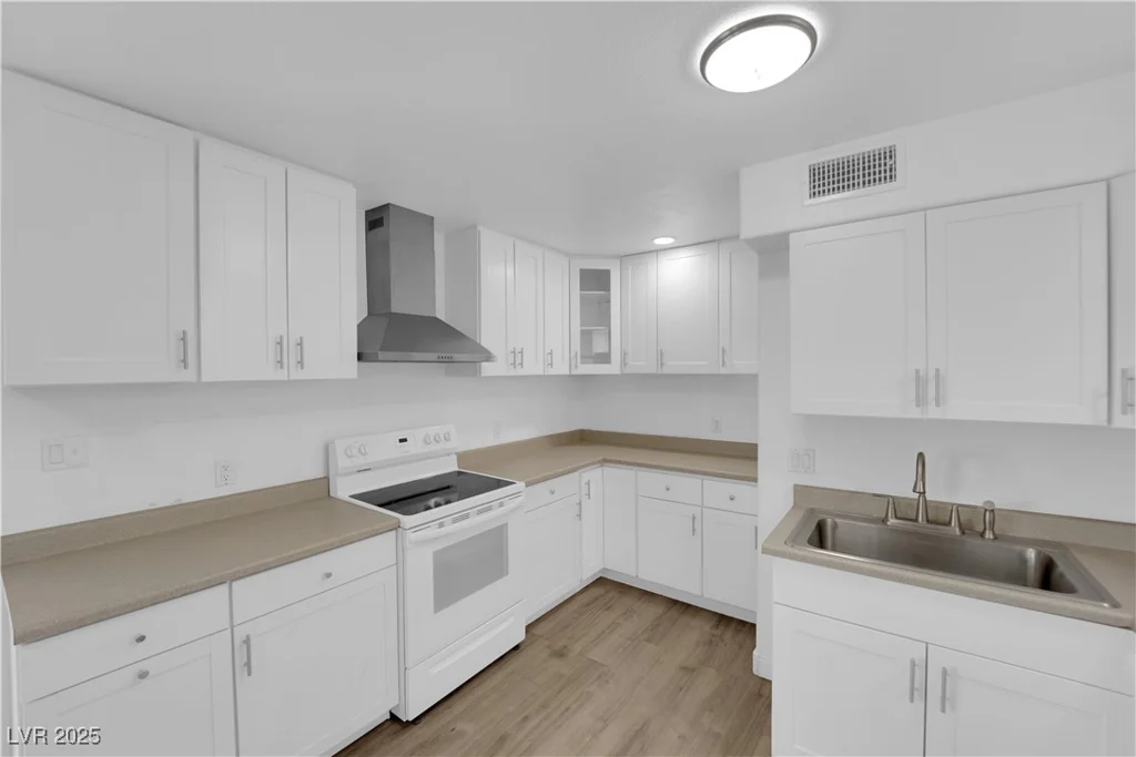 721 Carpenter, Las Vegas, NV 89107