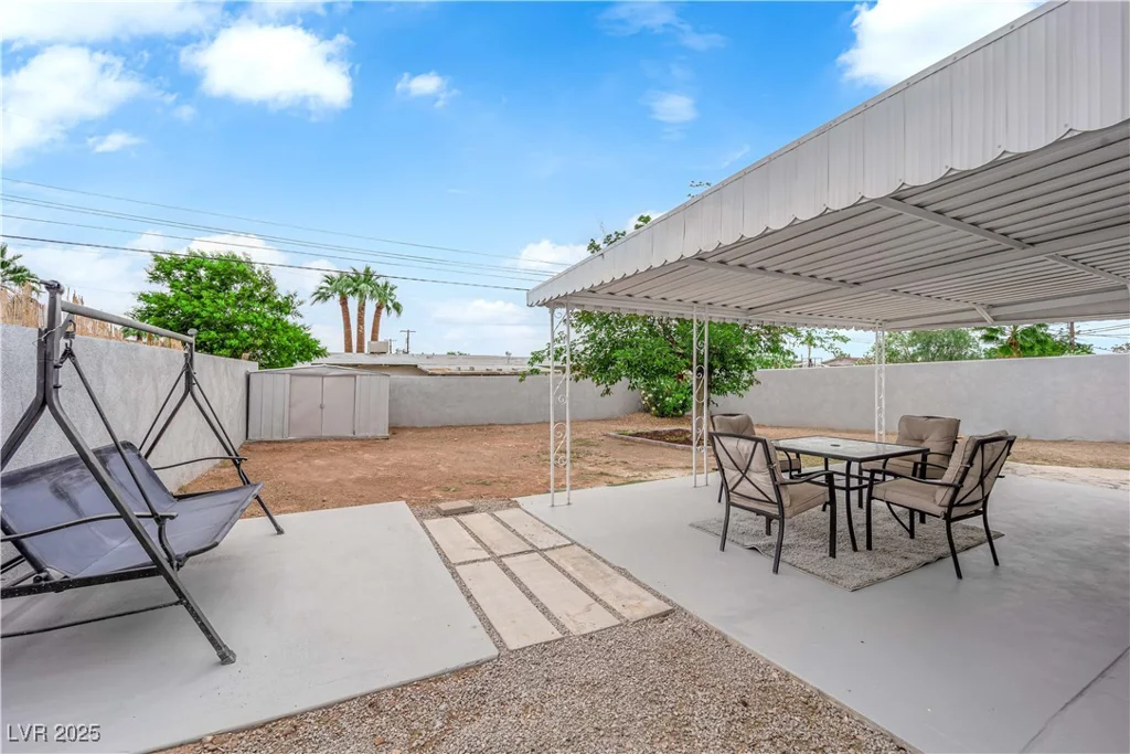 721 Carpenter, Las Vegas, NV 89107