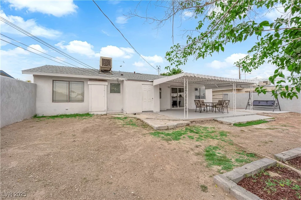 721 Carpenter, Las Vegas, NV 89107