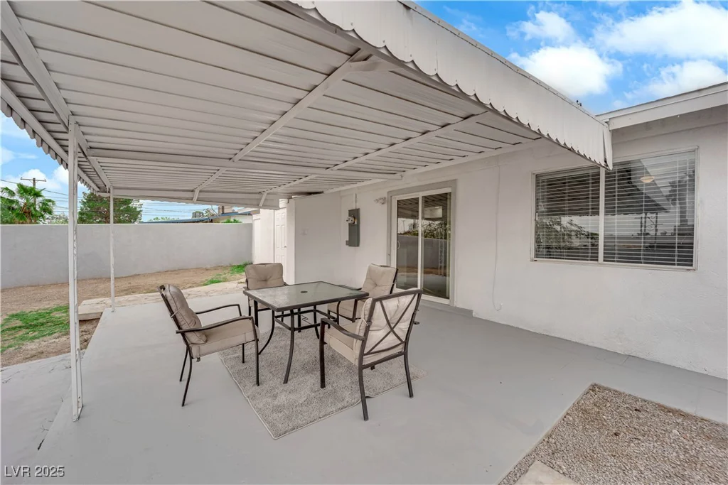 721 Carpenter, Las Vegas, NV 89107