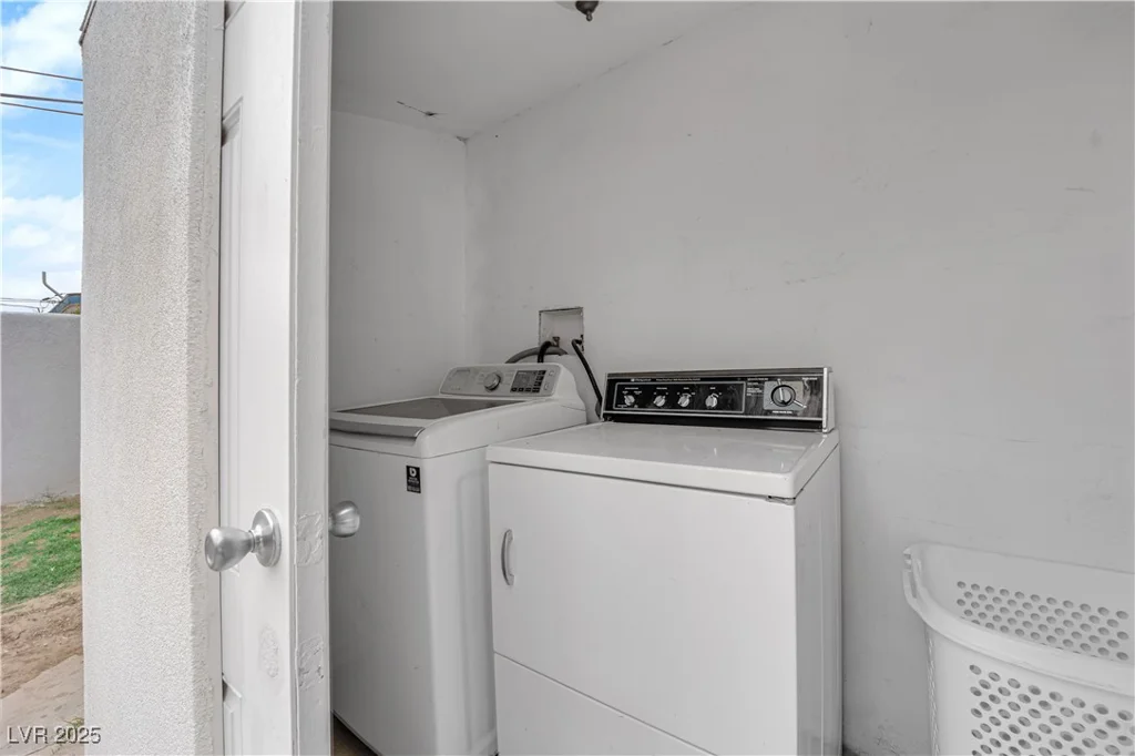 721 Carpenter, Las Vegas, NV 89107