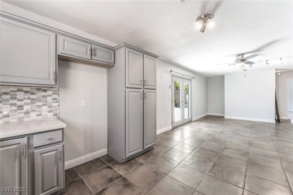 1700 Ivanhoe, Las Vegas, NV 89102