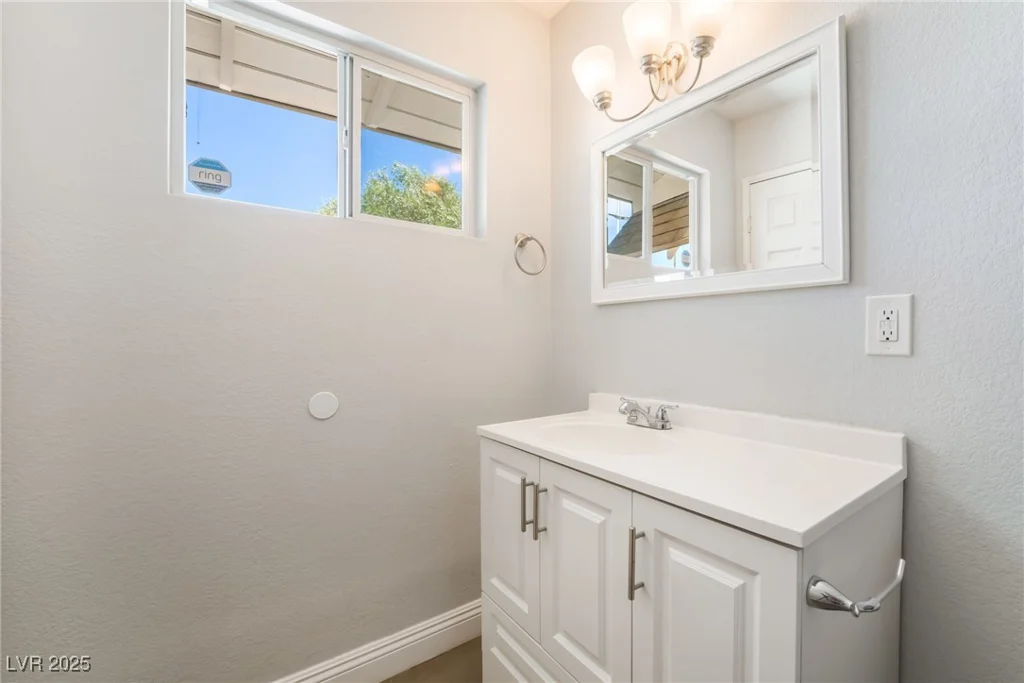 1700 Ivanhoe, Las Vegas, NV 89102