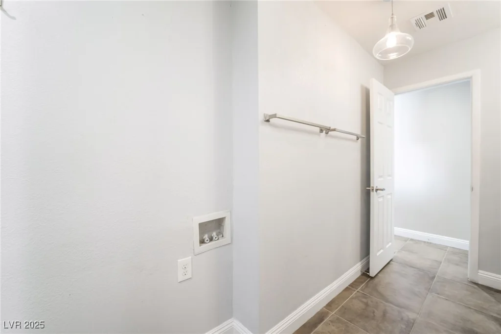 1700 Ivanhoe, Las Vegas, NV 89102