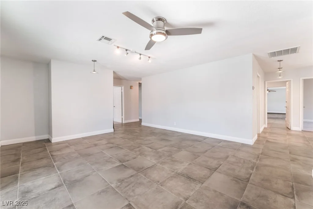 1700 Ivanhoe, Las Vegas, NV 89102