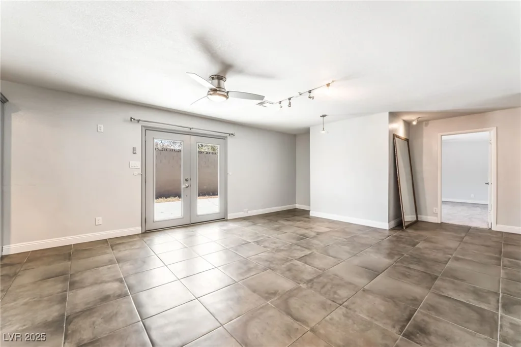 1700 Ivanhoe, Las Vegas, NV 89102