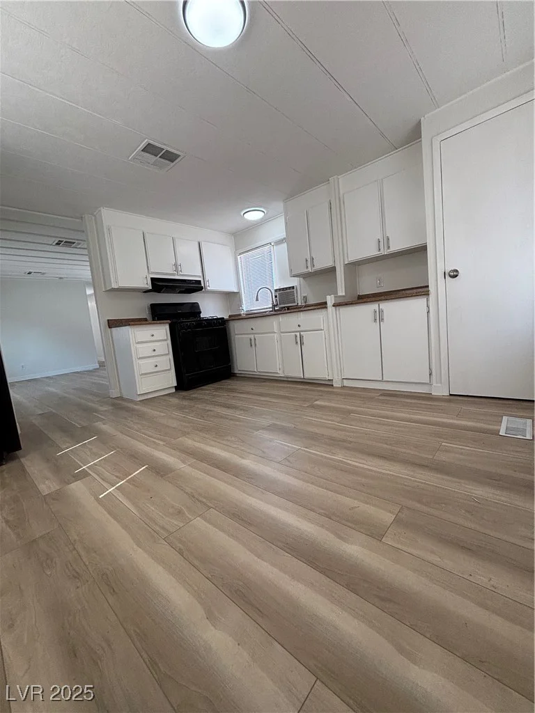 3104 Nelson, North Las Vegas, NV 89030