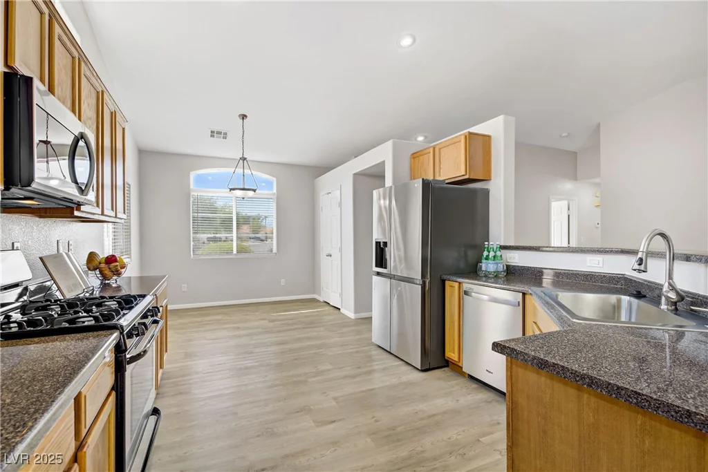 5718 Montezuma Creek, North Las Vegas, NV 89031
