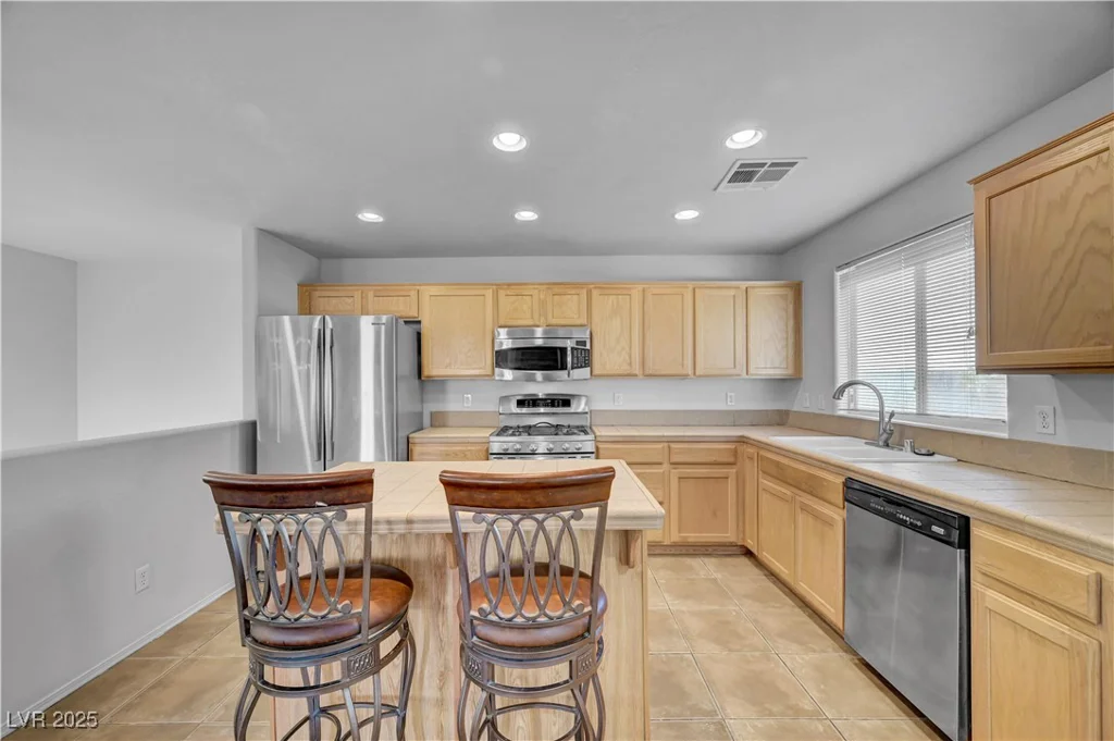 7010 Canary Ivy, Las Vegas, NV 89156