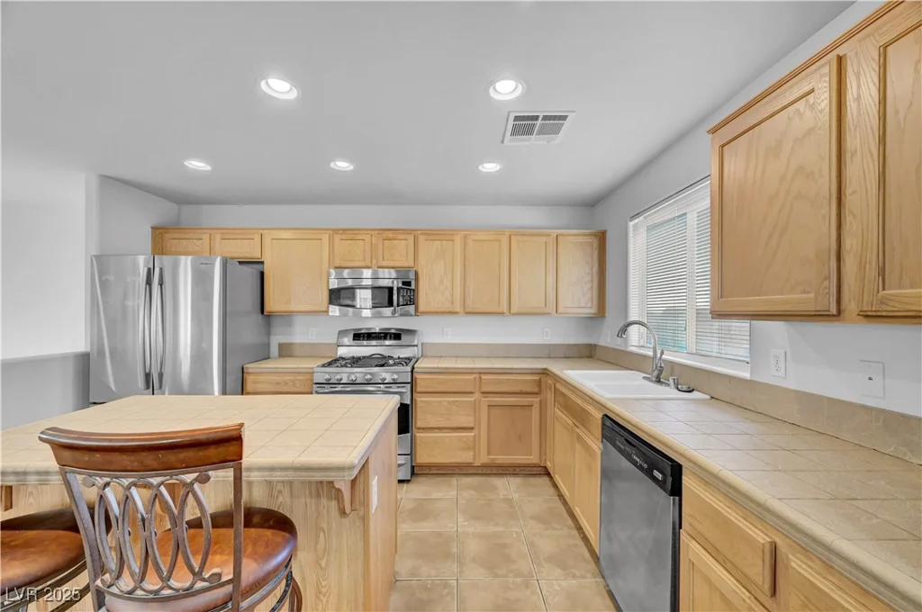 7010 Canary Ivy, Las Vegas, NV 89156