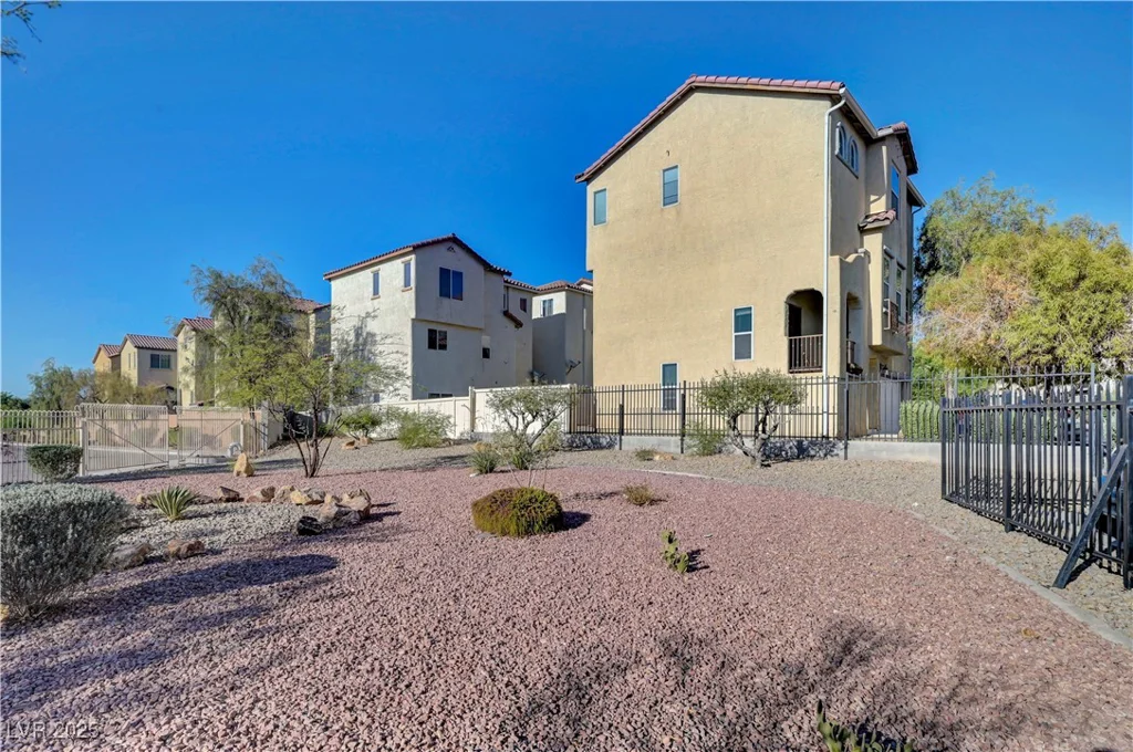 7010 Canary Ivy, Las Vegas, NV 89156
