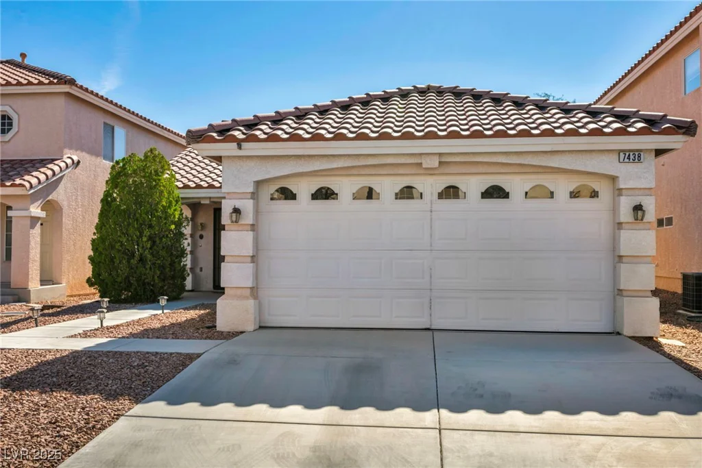 7438 Treasure Chest, Las Vegas, NV 89139