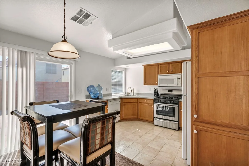 7438 Treasure Chest, Las Vegas, NV 89139