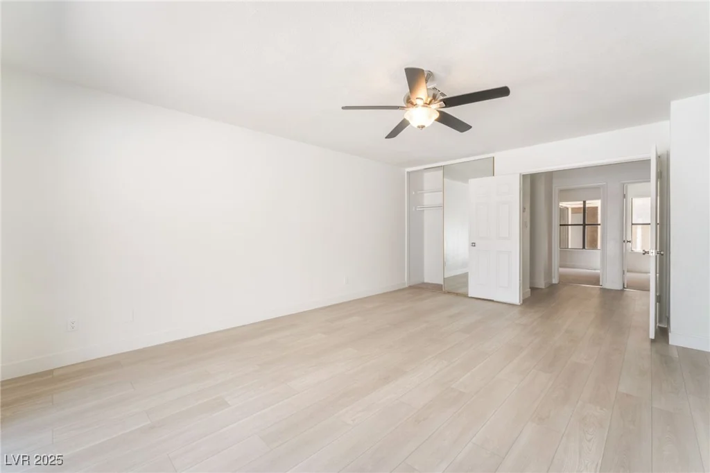 1996 Heritage Oaks, Las Vegas, NV 89119