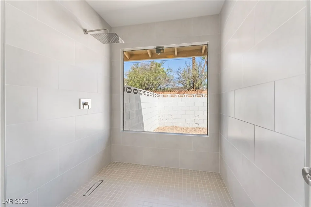 1996 Heritage Oaks, Las Vegas, NV 89119